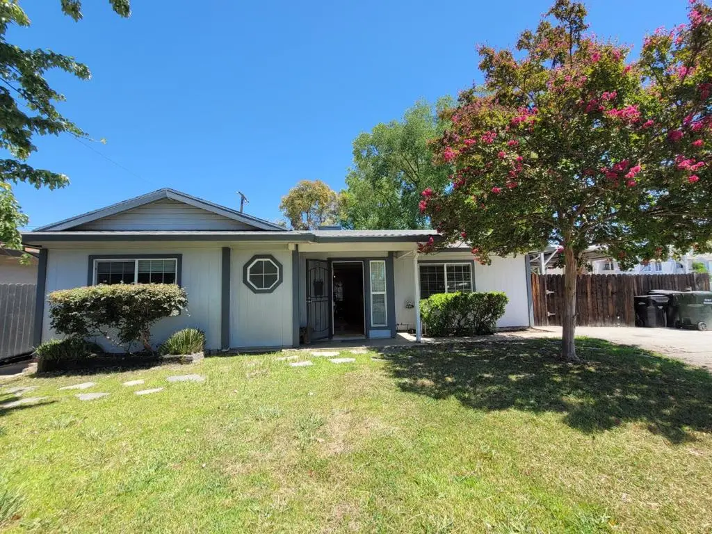 2100 Madera Road, Sacramento, CA — listing photo 1