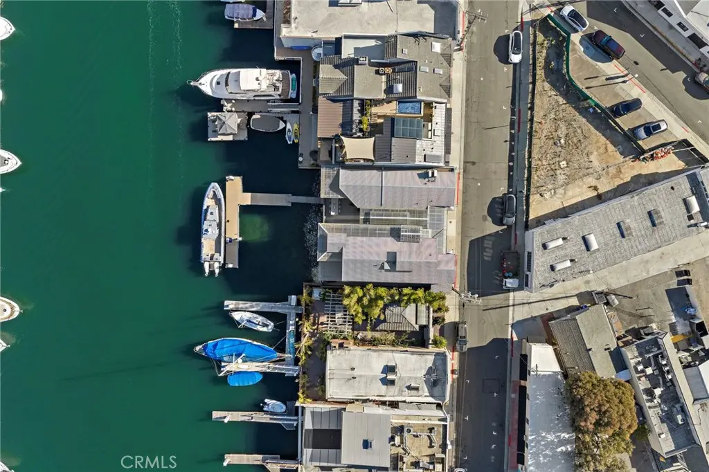 Mixed Use for rent at 2808 Lafayette, Newport Beach, CA featuring 3 beds and 3 baths