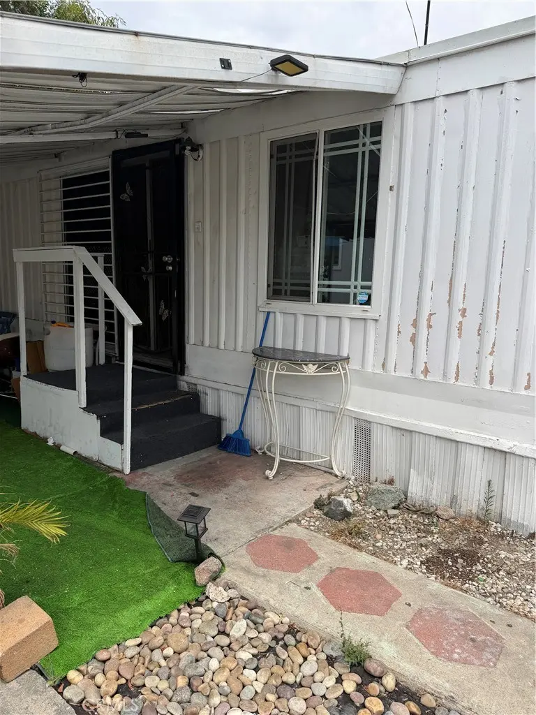 1850 W Orangethorpe 63, Fullerton, CA — listing photo 1
