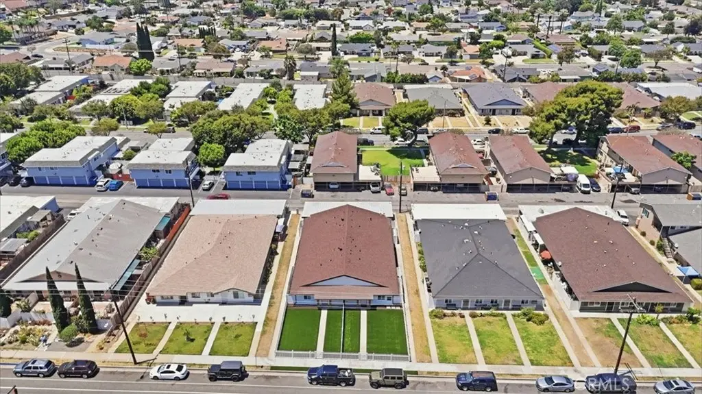 Quadruplex for sale at 307 N Tustin, Anaheim, CA
