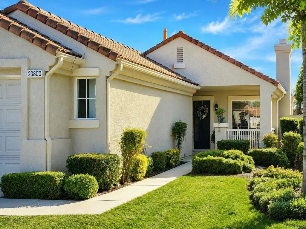 Single Family Residence for sale at 23800 Corte Picante, Murrieta, CA featuring 2 beds and 2 baths