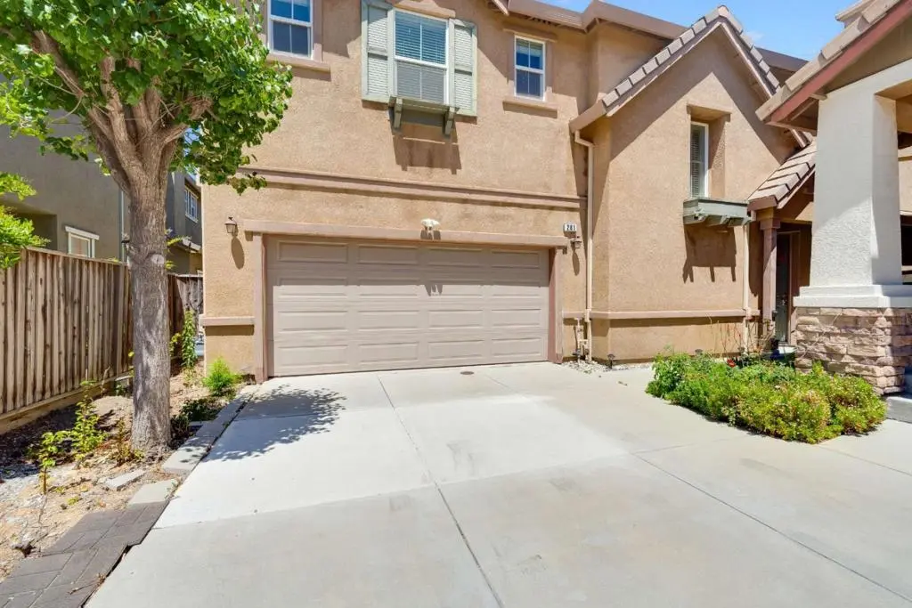 Single Family Residence for sale at 281 Kapalua Bay Circle, Pittsburg, CA featuring 3 beds and 3 baths