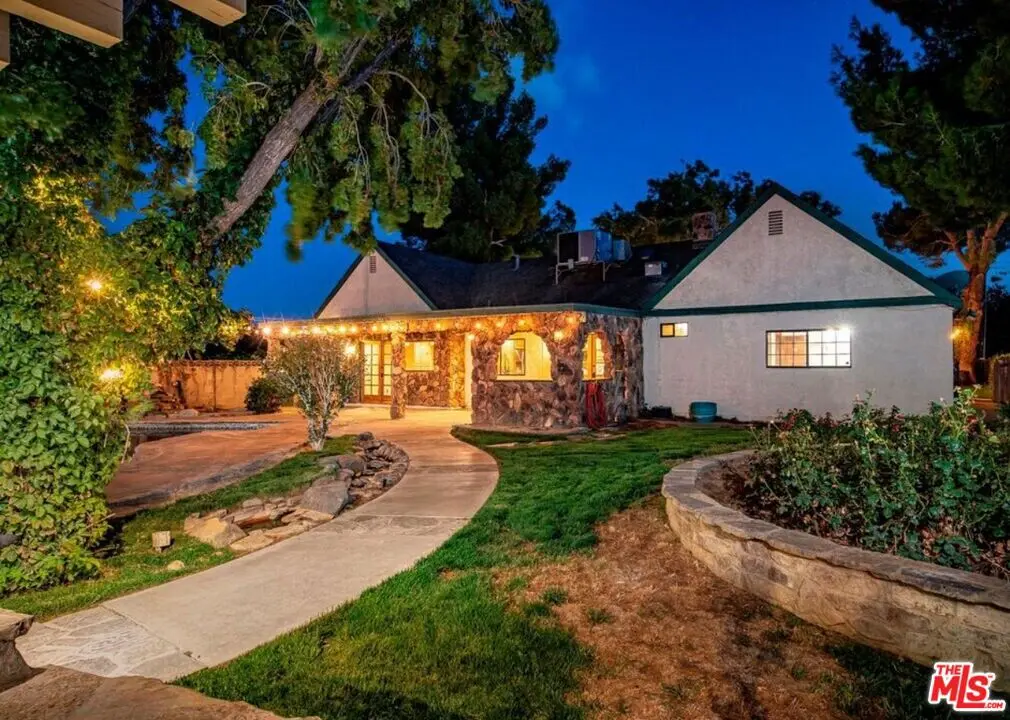 4725 W Avenue M6, Lancaster, CA — listing photo 1