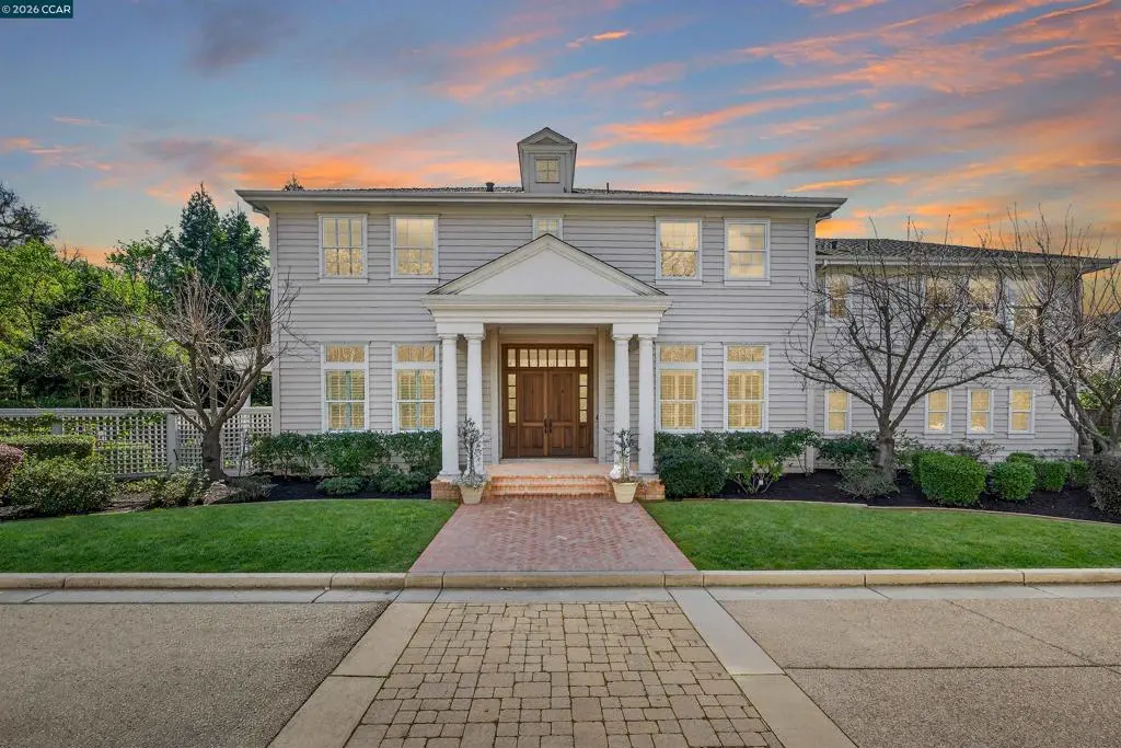 Single Family Residence for sale at 3 Brooktree Dr, Danville, CA featuring 7 beds and 7 baths