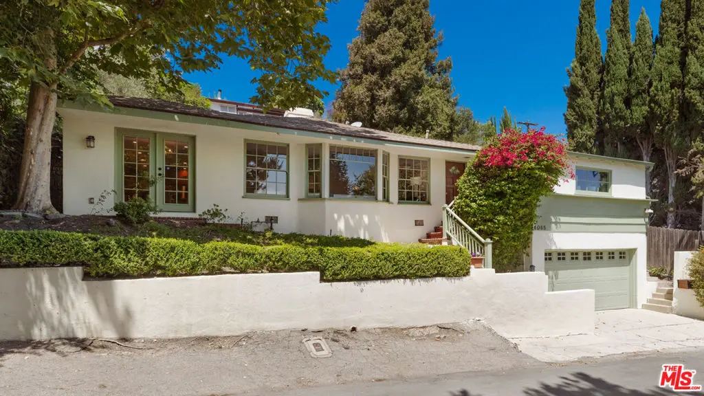 4065 Woodman, Sherman Oaks, CA — listing photo 1