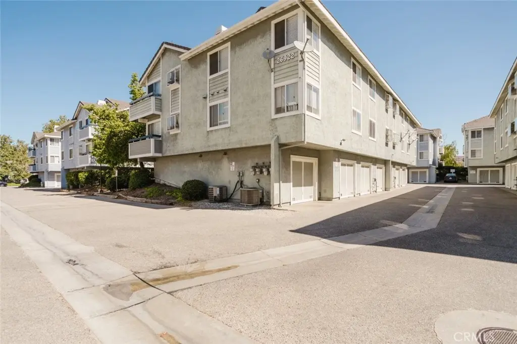 26922 Flo Lane 431, Canyon Country, CA — listing photo 1