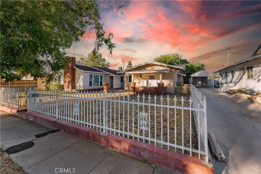 Duplex for sale at 44636 Cedar Avenue, Lancaster, CA featuring 5 beds and 3 baths