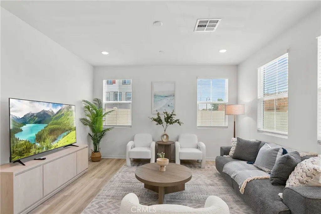 Single Family Residence for rent at 4397 Cadence Way, Oceanside, CA featuring 5 beds and 3 baths