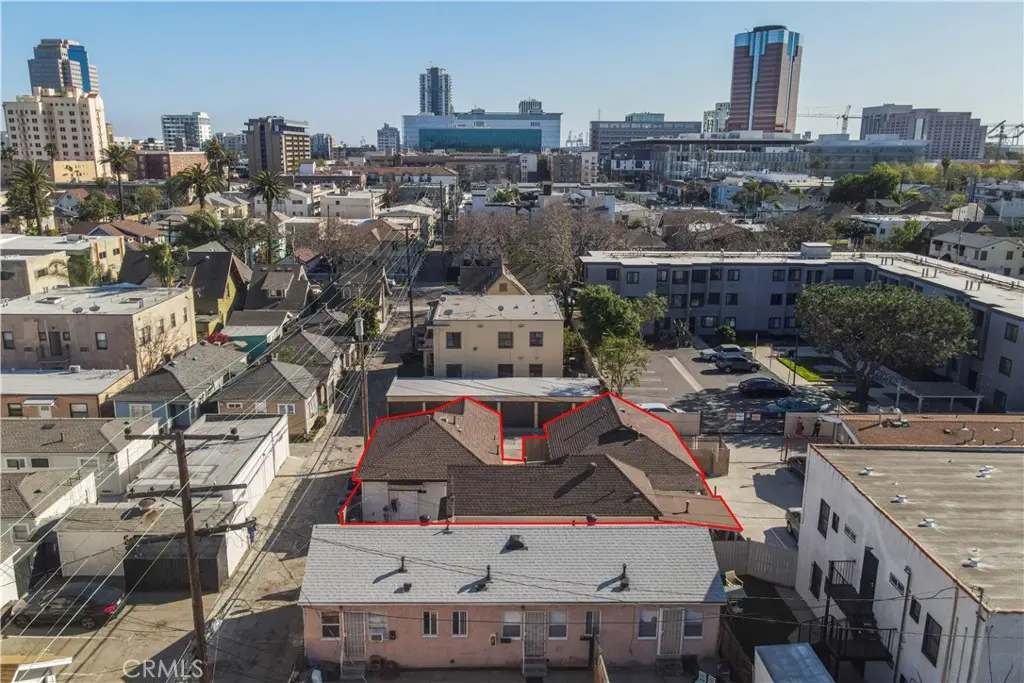 Triplex for sale at 531 N Virginia Court, Long Beach, CA