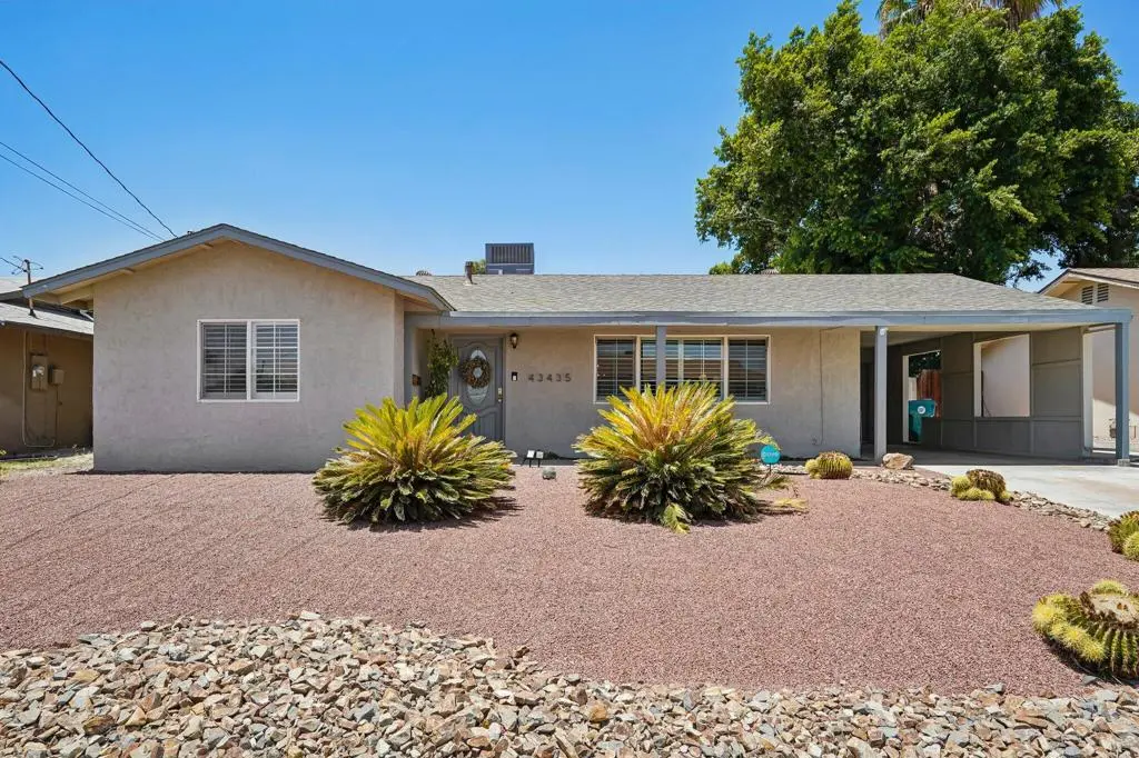 Residential Lease for rent at 43435 Illinois Avenue, Palm Desert, Riverside County, CA featuring 2 beds and 2 baths