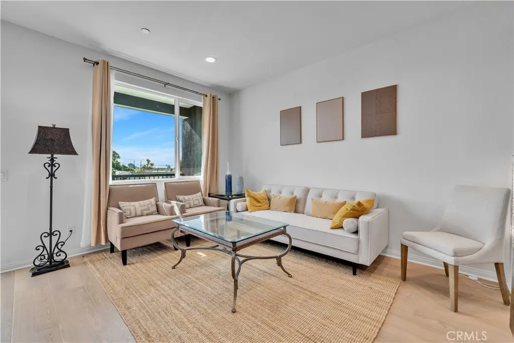 Condominium for rent at 527 W Victor Ave, Anaheim, CA featuring 3 beds and 3 baths