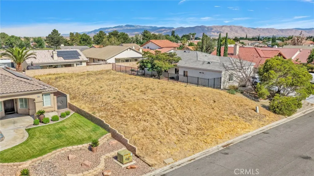 12819 Yellowstone, Victorville, CA — listing photo 1