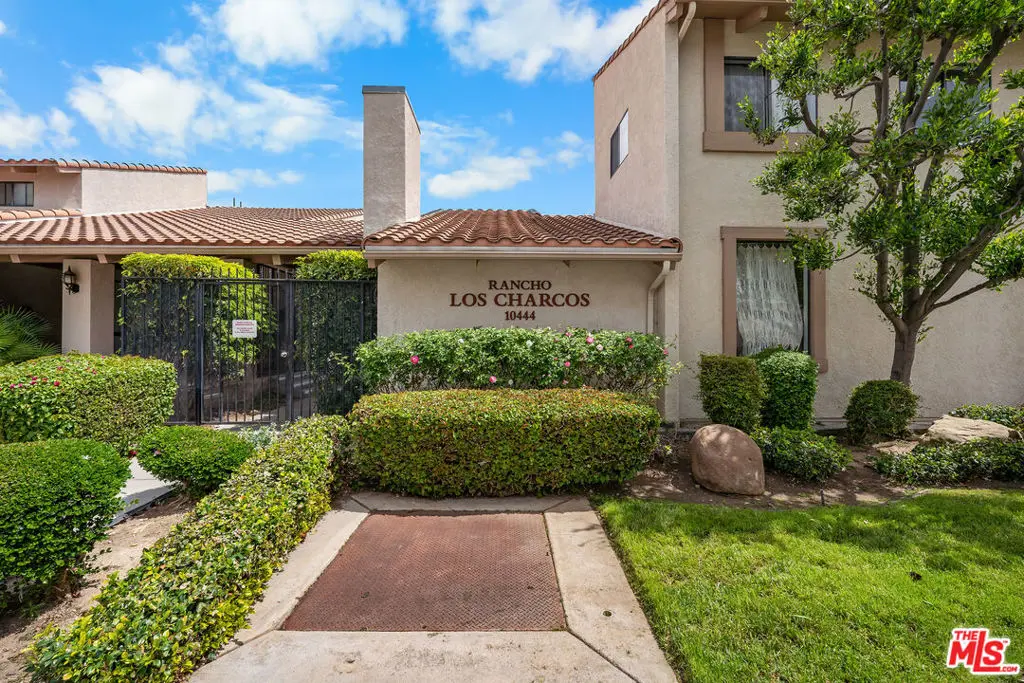 10444 Canoga Avenue 26, Chatsworth, CA — listing photo 1