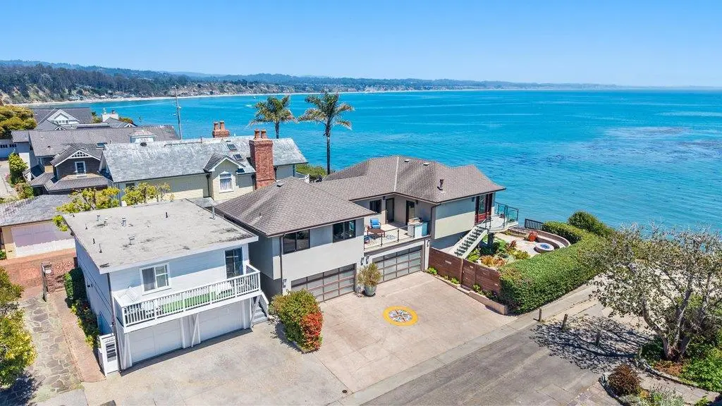 Mixed Use for sale at 100 Oakland, Capitola, CA
