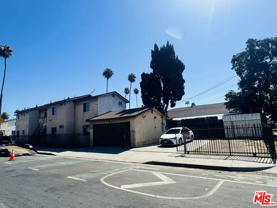 Condominium for rent at 7704 S Grand Avenue, Los Angeles, CA featuring 3 beds and 2 baths