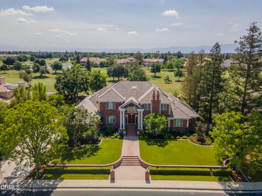 2300 Weybridge Drive, Bakersfield, CA — listing photo 1