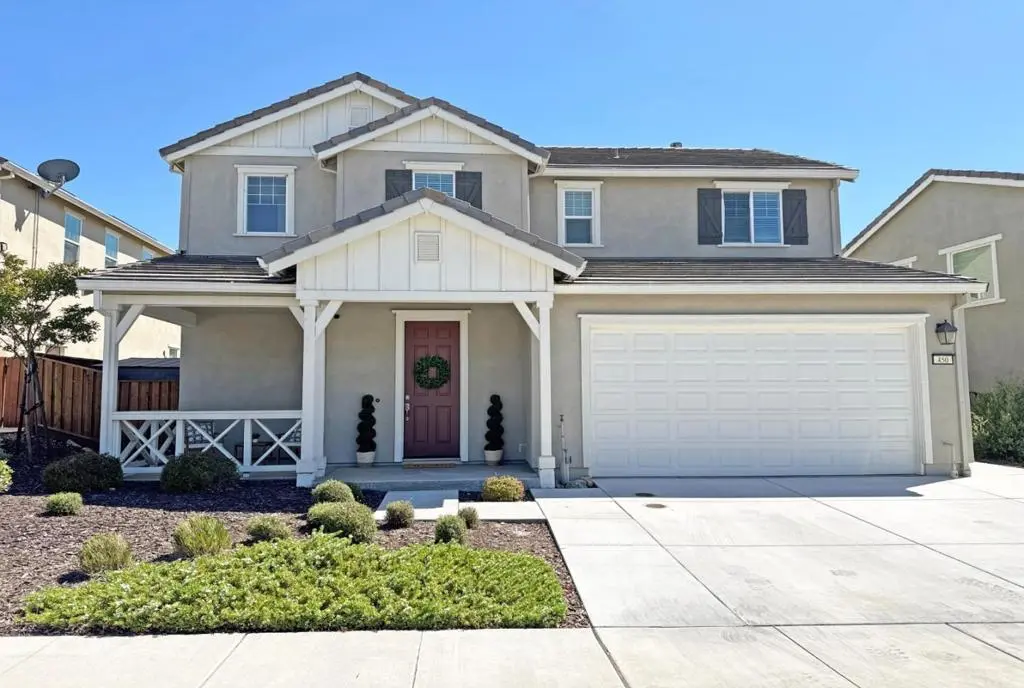 Single Family Residence for sale at 450 Thistle Street, Hollister, CA featuring 3 beds and 3 baths
