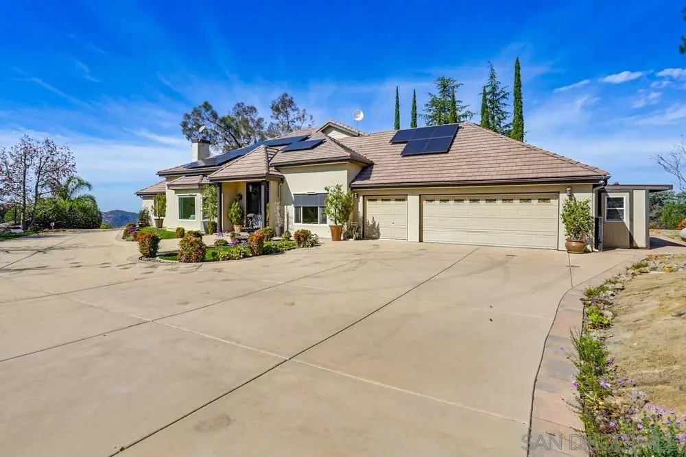 Single Family Residence for sale at 29059 Meadow Glen Wy W, Escondido, CA featuring 3 beds and 2 baths