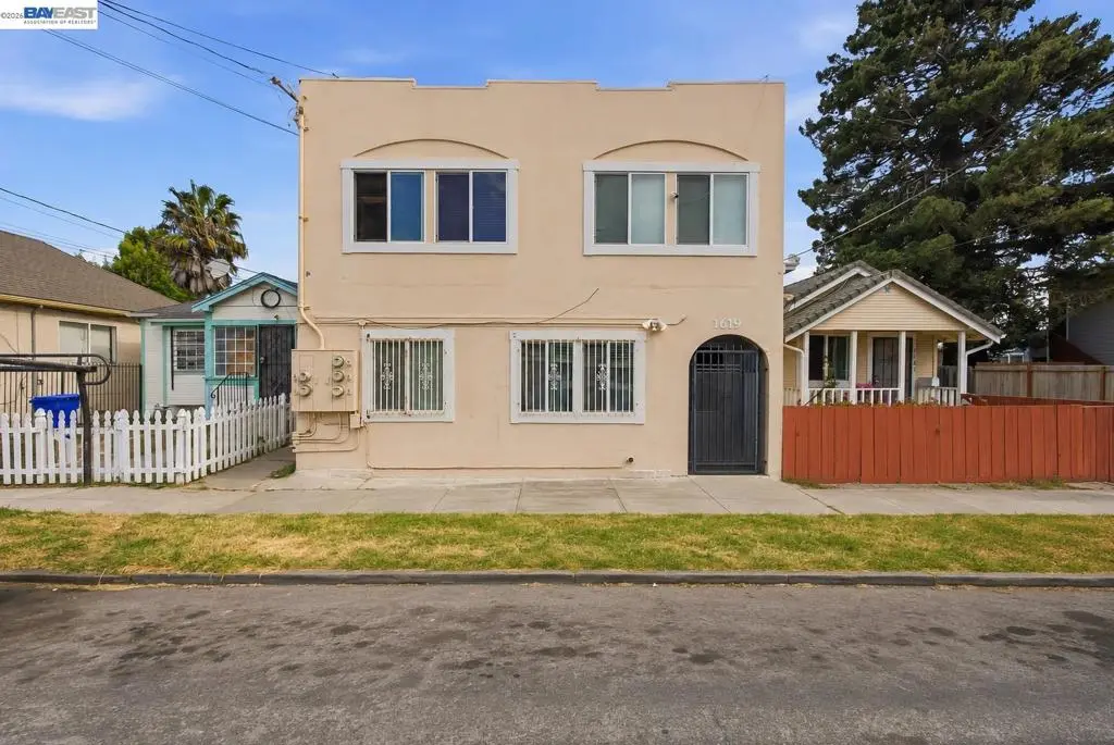 Single Family Residence for sale at 1621 Chanslor Ave, Richmond, CA featuring 3 beds and 1 bath