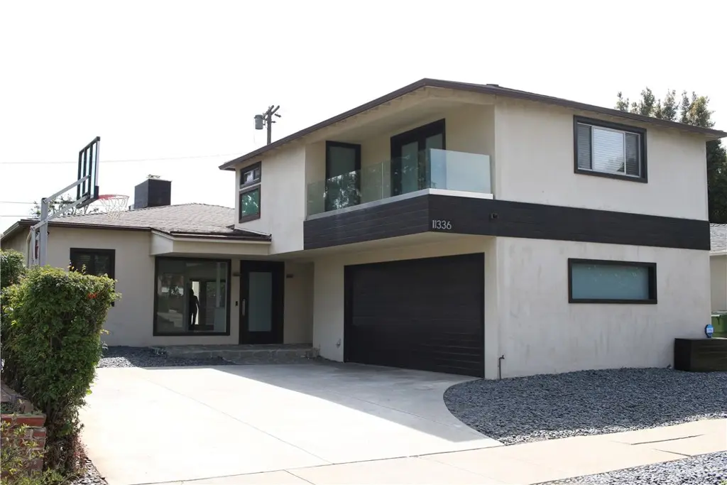 Residential Lease for rent at 11336 Montana, Los Angeles, Los Angeles County, CA featuring 3 beds and 2 baths