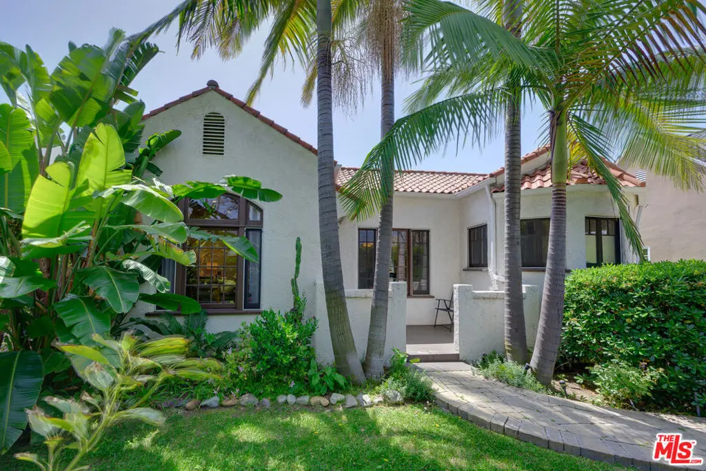 Residential Lease for rent at 8704 Ashcroft Avenue, West Hollywood, Los Angeles County, CA featuring 2 beds and 2 baths