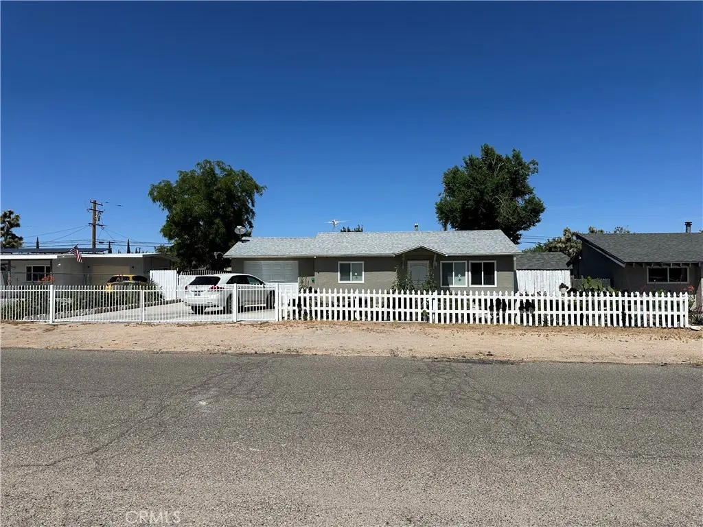 16116 Cajon, Hesperia, CA — listing photo 1