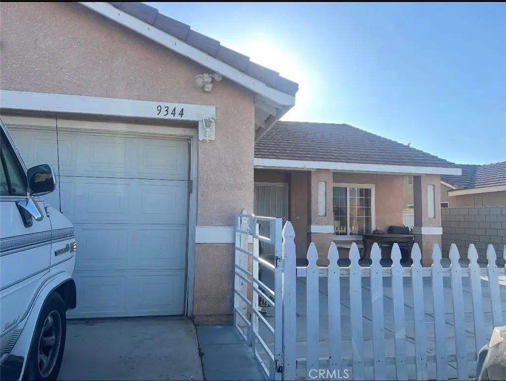 9344 Nolina, Hesperia, CA — listing photo 1