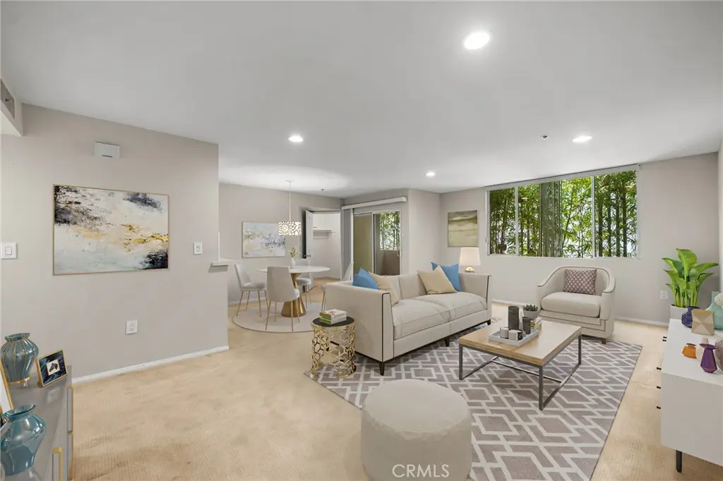 4501 Cedros 220, Sherman Oaks, CA — listing photo 1