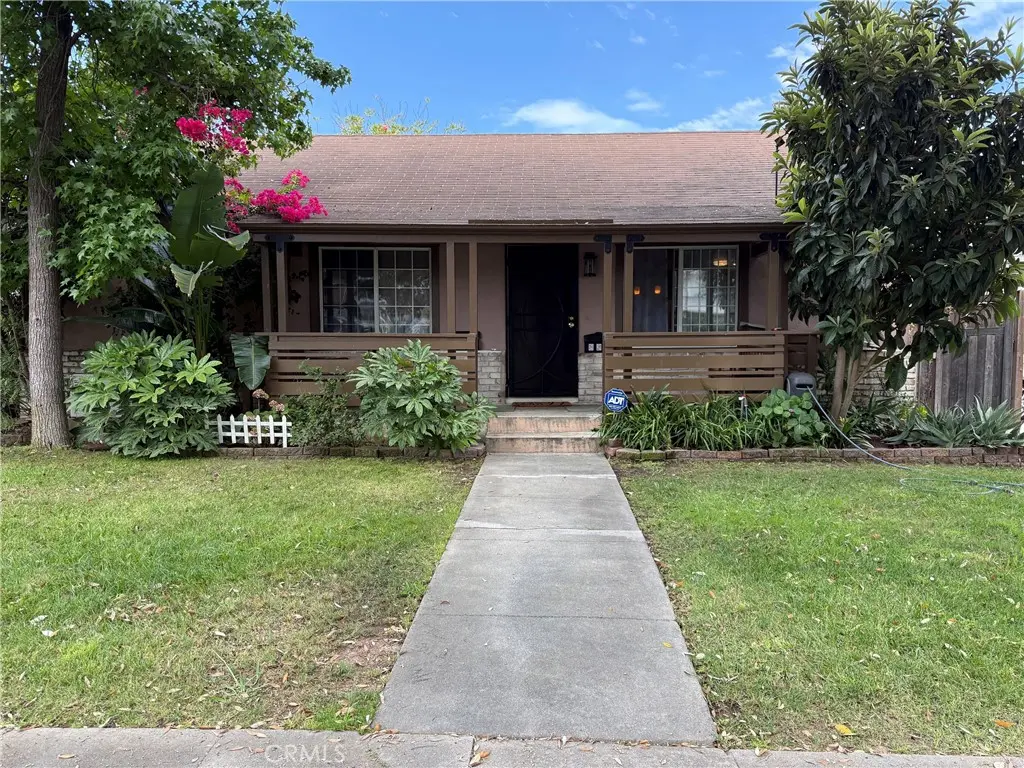 Duplex for rent at 830 N Olive, Alhambra, CA featuring 3 beds and 2 baths