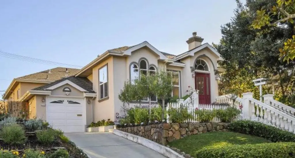 Residential Lease for rent at 2113 Hillside Drive, Burlingame, CA featuring 4 beds and 3 baths