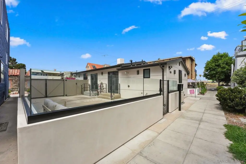Single Family Residence for rent at 838 Portsmouth Court, San Diego, CA featuring 2 beds and 2 baths