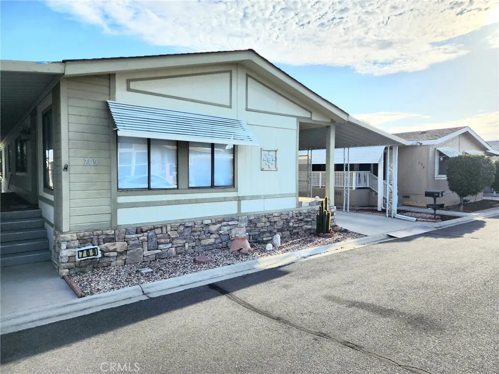 Manufactured In Park for sale at 5001 W Florida 709, Hemet, CA featuring 2 beds and 2 baths