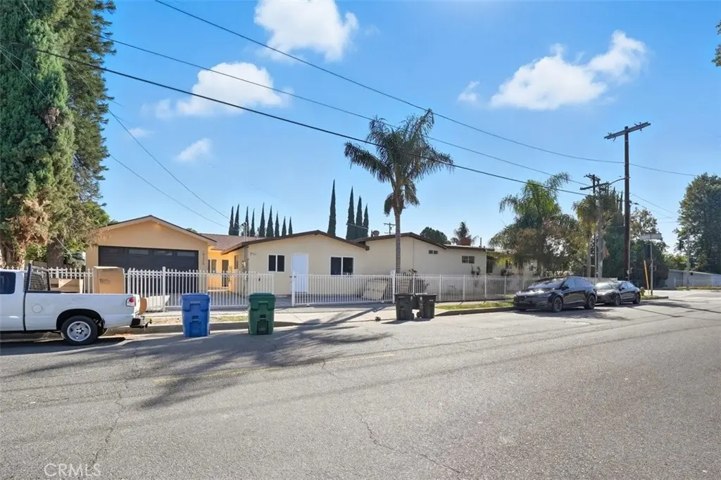 7960 Tampa Avenue, Reseda, CA — listing photo 1