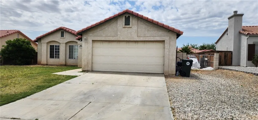 15009 Hopland, Victorville, CA — listing photo 1