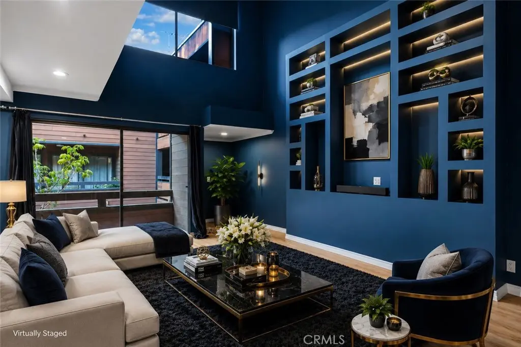 4425 Whitsett Avenue 210, Studio City, CA — listing photo 1
