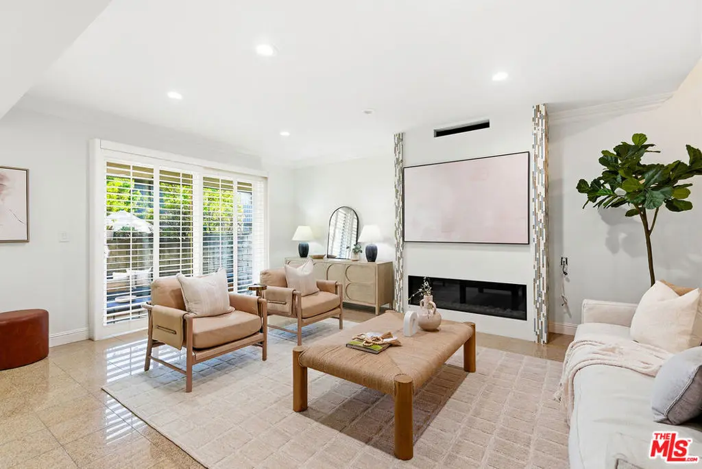 13233 Fiji Way H, Marina Del Rey, CA — listing photo 1