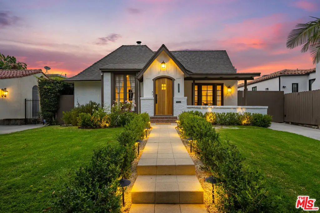 Residential Lease for rent at 6537 Moore Drive, Los Angeles, Los Angeles County, CA featuring 3 beds and 3 baths