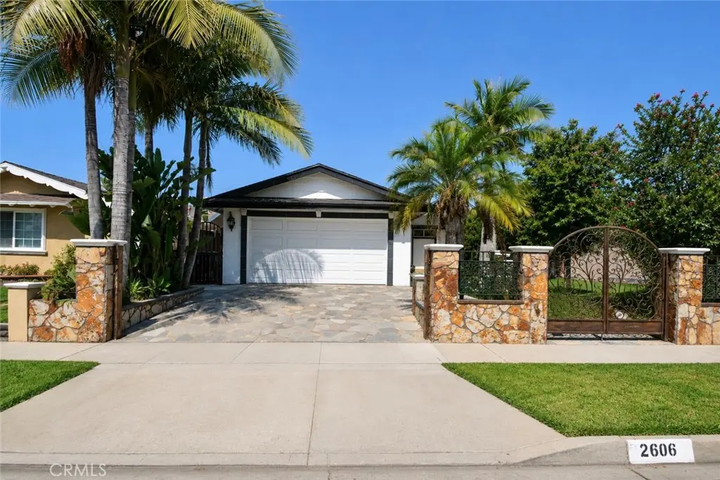 2606 S Poplar, Santa Ana, CA — listing photo 1
