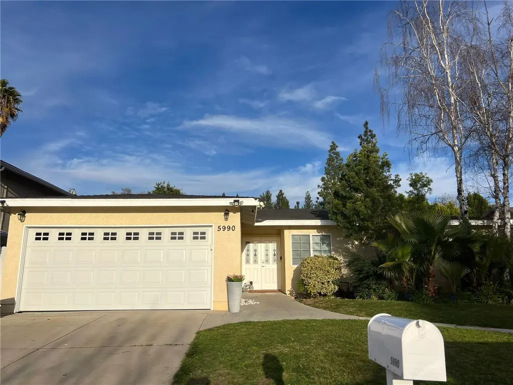 Residential Lease for rent at 5990 Dovetail, Agoura Hills, Los Angeles County, CA featuring 4 beds and 3 baths
