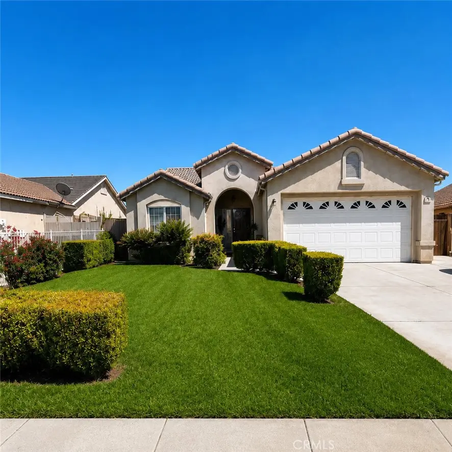 Single Family Residence for sale at 1201 Evadonna, Bakersfield, CA featuring 4 beds and 2 baths