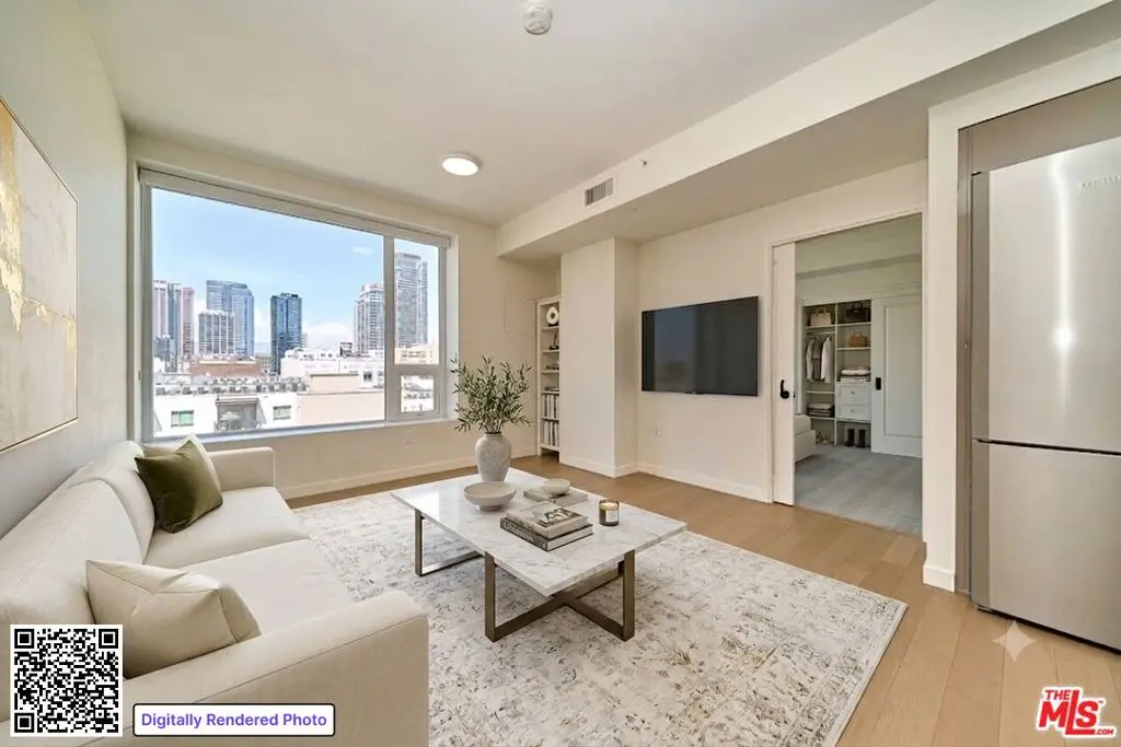 Condominium for sale at 1050 S Grand Avenue 1008, Los Angeles, CA featuring 1 bed and 1 bath