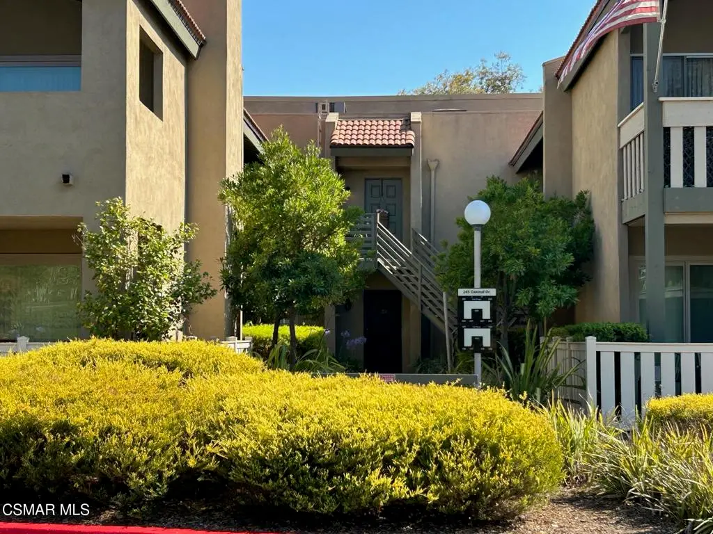 245 Oak Leaf Drive 104, Thousand Oaks, CA — listing photo 1