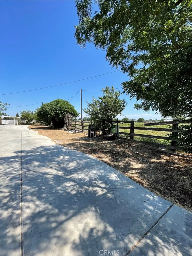 Single Family Residence for sale at 3686 W Dudley, Fresno, CA featuring 3 beds and 1 bath