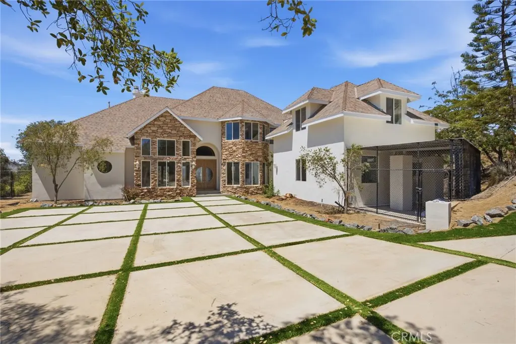 1094 Hillcrest View Lane, Fallbrook, CA — listing photo 1