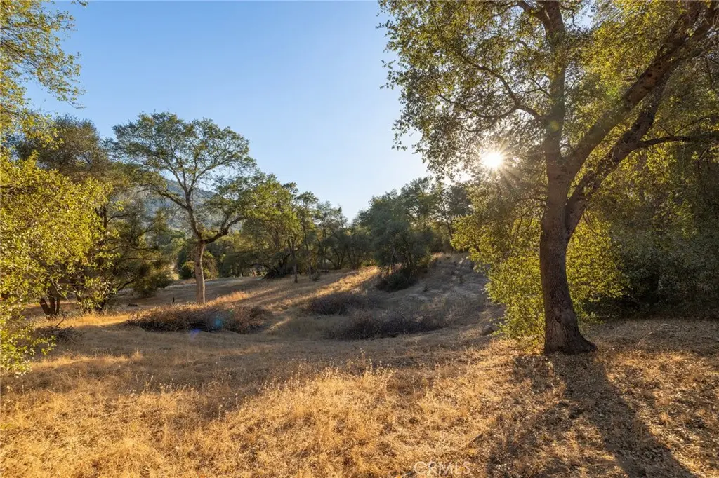 1 Junction Dr, Oakhurst, CA — listing photo 1