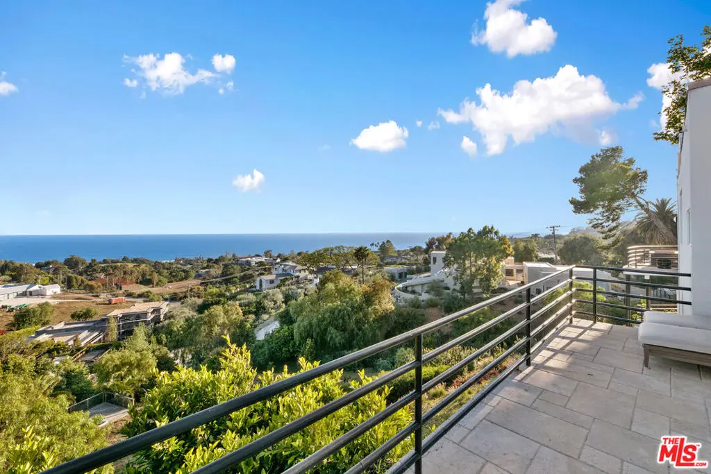 Single Family Residence for rent at 30112 Cuthbert Road, Malibu, CA featuring 4 beds and 4 baths