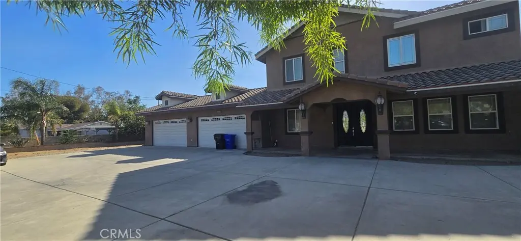 Triplex for rent at 9456 Elm Avenue 1, Fontana, CA featuring 2 beds and 1 bath