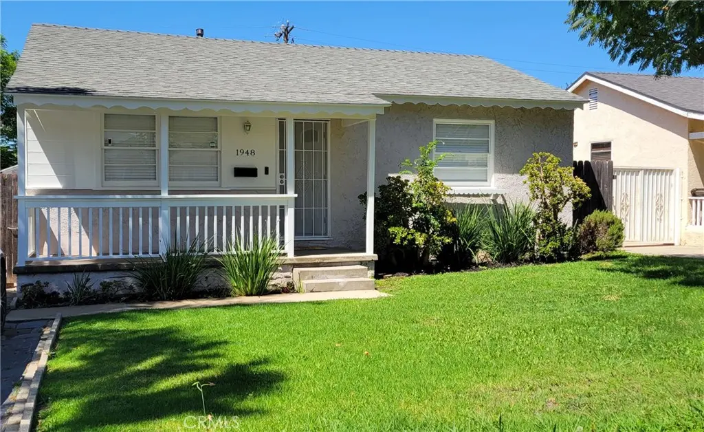 Single Family Residence for rent at 1948 Warren, San Fernando, CA featuring 2 beds and 2 baths