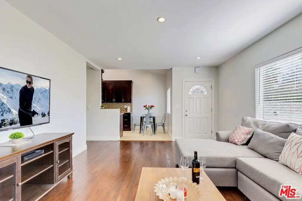 4411 IRVINE Avenue, North Hollywood, CA — listing photo 1
