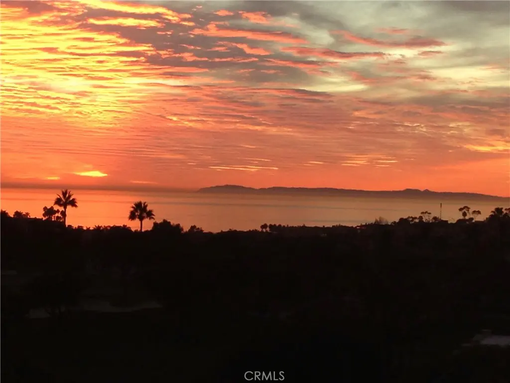 Single Family Residence for rent at 32 Dauphin, Dana Point, CA featuring 3 beds and 3 baths
